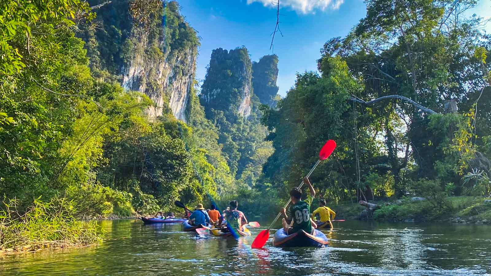 Canoe tour on Thai waterway